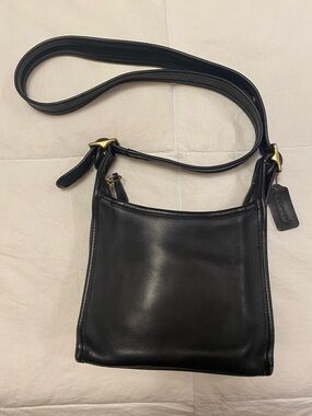 Vintage 90’s Coach Legacy FSN 9997 Black Crossbody Shoulder Bag